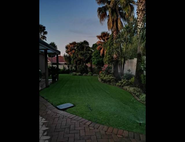 3 BEDROOM TOWNHOUSE FOR SALE IN VAALPARK